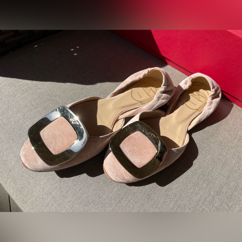Authentic Roger Vivier chips ballerina flats in suede pink nude
